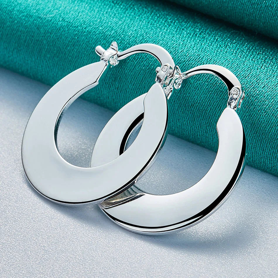 ✨ Elegant Silver Round Earrings ✨